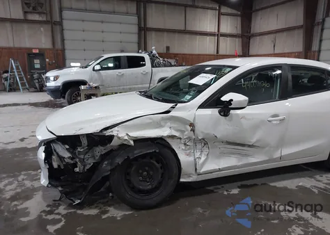 2014 Mazda Mazda3 I Sport из США, поврежденный, VIN JM1BM1U73E1156478